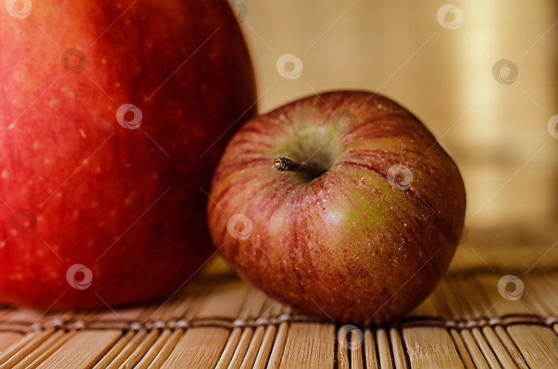 Скачать натюрморт с яблоками фотосток Ozero