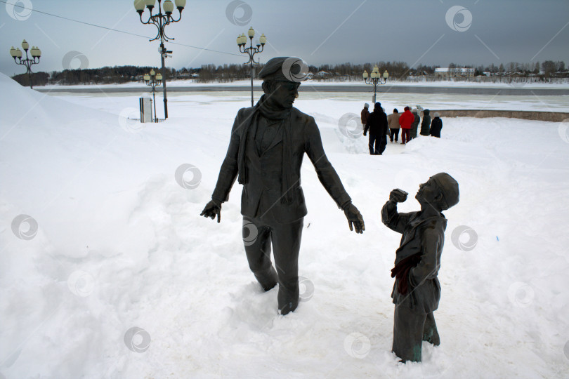 Скачать Остап Бендер и мальчик-беспризорник. фотосток Ozero
