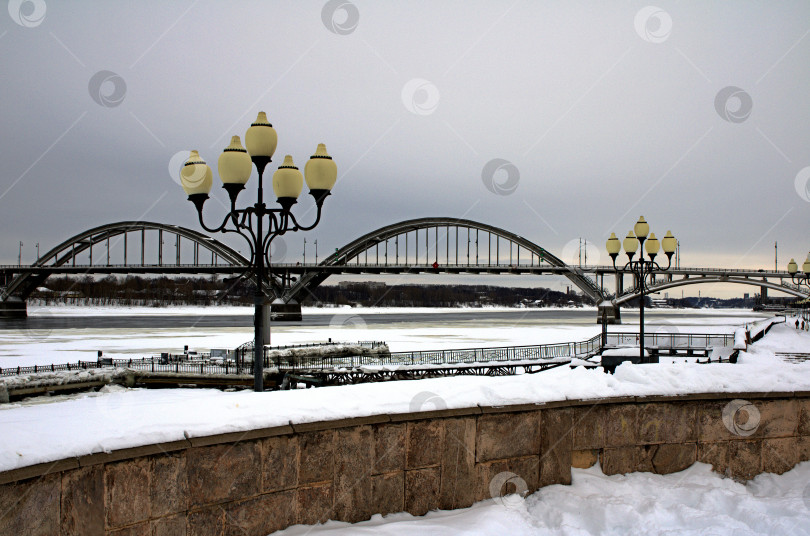 Скачать Волжский мост через реку Волга в Рыбинске. фотосток Ozero