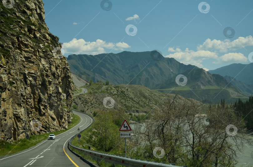 Скачать Чуйский тракт и река Катунь летом. Республика Алтай фотосток Ozero