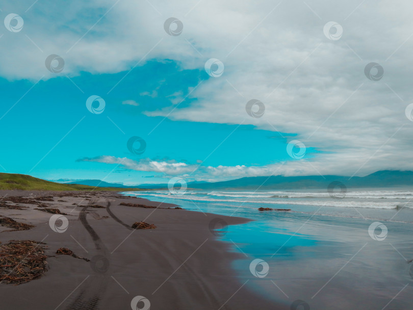 Скачать Побережье Тихого океана на острове Итуруп, Курилы фотосток Ozero