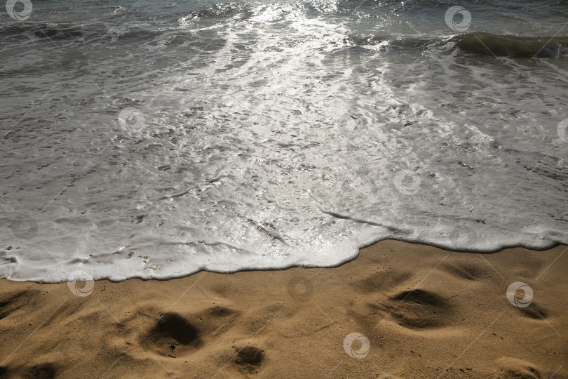 Скачать Пляж Банг Тао (Лаян) на побережье Андаманского моря острова Пхукет в Таиланде, октябрь 2025 года фотосток Ozero