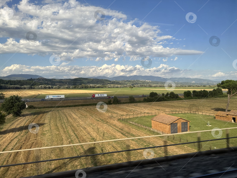 Скачать Европейский пейзаж фотосток Ozero