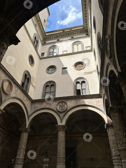 Скачать Внутренний двор дворца фотосток Ozero