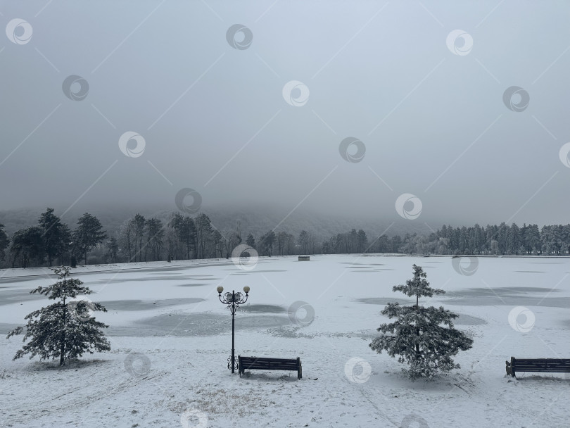 Скачать Озеро зимой фотосток Ozero