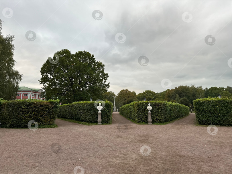 Скачать Лабиринт в парке фотосток Ozero