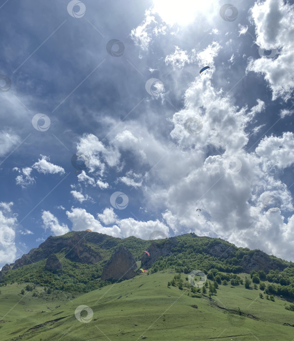 Скачать Ущелье в горах фотосток Ozero