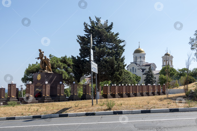 Скачать 24 августа 2025 года: Мемориал воинам Малой Земли в Мысхако, Россия, в честь солдат, сражавшихся во время Второй мировой войны, символизирующий память, историю и военное наследие. фотосток Ozero