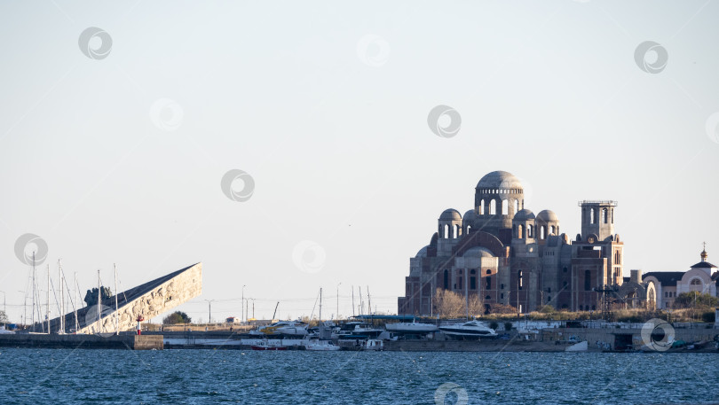 Скачать 22 августа 2025 года в Новороссийске, Россия, в память об их героизме во время Второй мировой войны установлен памятник безземельным солдатам. Исторический мемориал на побережье Черного моря фотосток Ozero