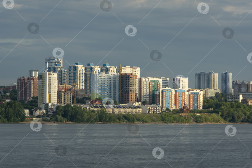 Скачать Панорама Самары и набережной города. Вид с реки Волга. фотосток Ozero