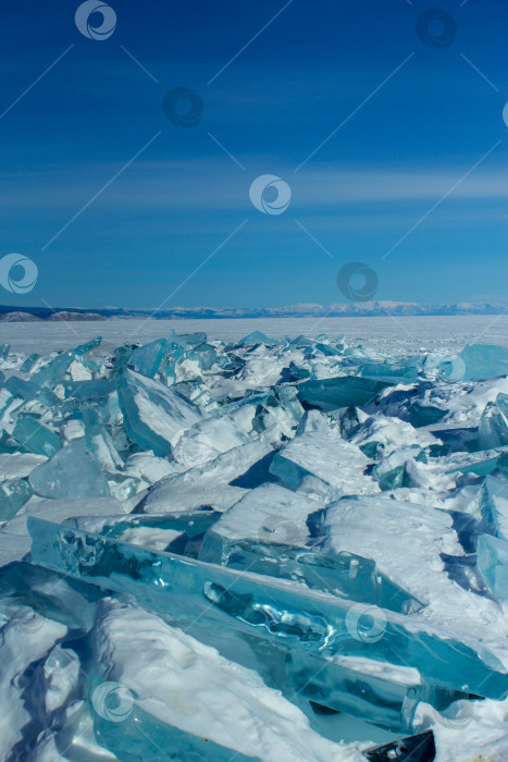 Скачать Ледяные торосы на озере Байкал фотосток Ozero