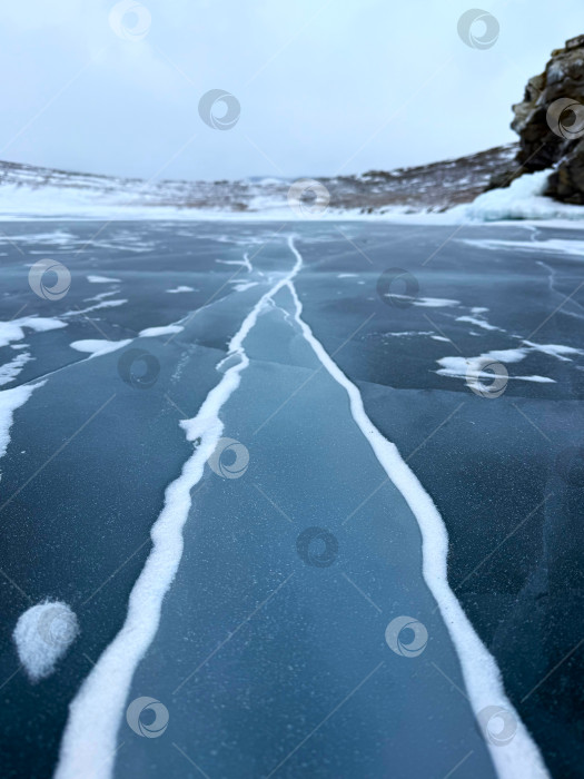 Скачать Заснеженная трещина фотосток Ozero