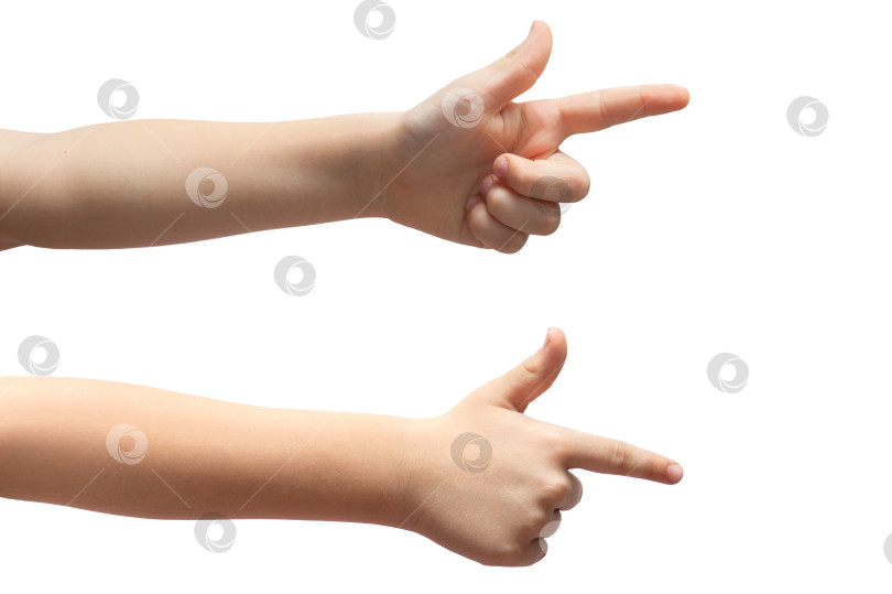 Скачать Рука ребенка изображает знак "один" на белом фоне фотосток Ozero
