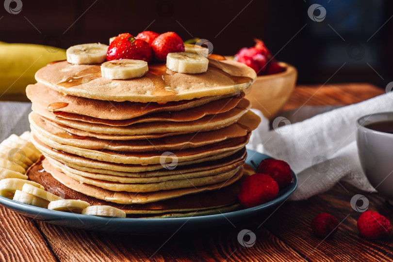 Скачать Домашние блинчики с фруктами фотосток Ozero