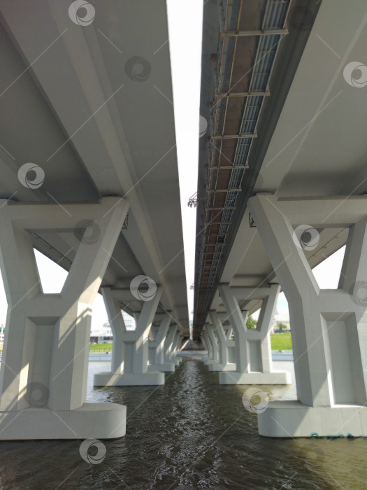 Скачать Опоры Московского моста г. Чебоксары фотосток Ozero