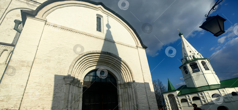 Скачать г. Суздаль, Собор Рождества Богородицы, вход фотосток Ozero