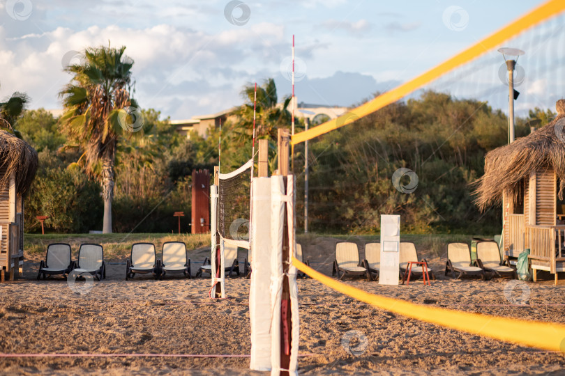 Скачать Волейбольная лихорадка на берегу моря фотосток Ozero