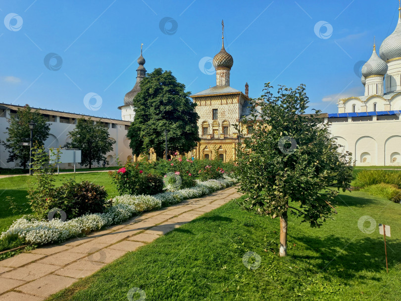 Скачать Территория Ростовского Кремля, достопримечательности, Ростов Великий, Россия фотосток Ozero