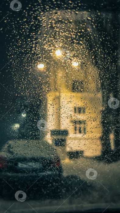 Скачать Ночной город за окном автомобиля в снегопад. г. Ростов-на-Дону. 25 января 2026 года фотосток Ozero