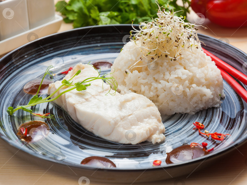 Скачать белая рыба на пару с рисом. Азиатская кухня. здоровая диета фотосток Ozero