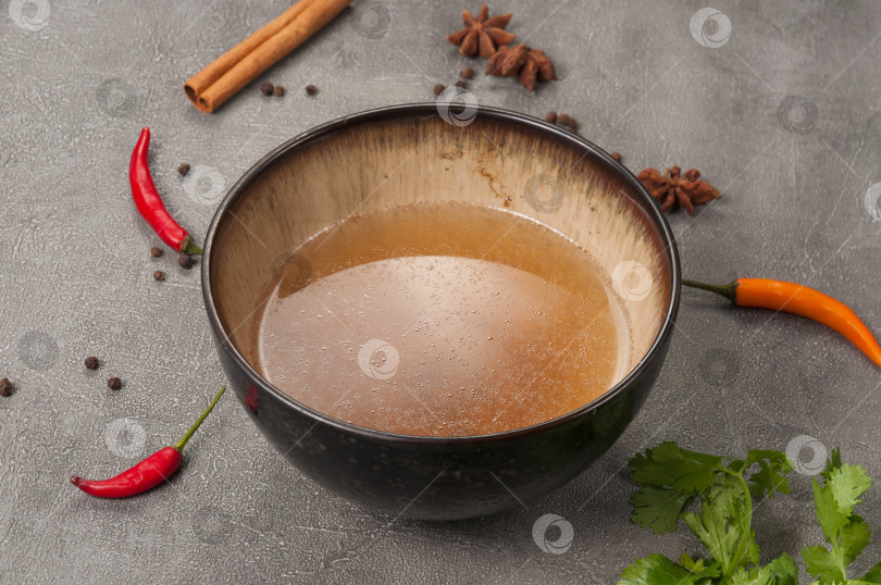 Скачать Азиатский бульон является основой многих вкусных популярных супов фотосток Ozero