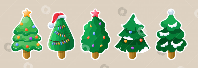 Скачать Набор символов рождественской елки с декоративными элементами или без них, абстрактные ели с гирляндами и игрушками. Векторная иллюстрация. фотосток Ozero