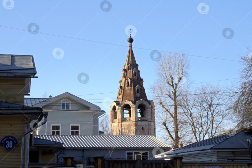Скачать Колокольня Владимирской церкви. фотосток Ozero