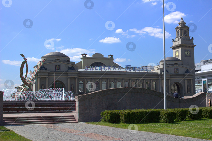 Скачать Площадь Киевского вокзала в Москве фотосток Ozero