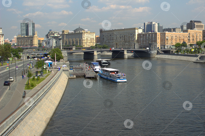 Скачать Причал на Москва-реке фотосток Ozero