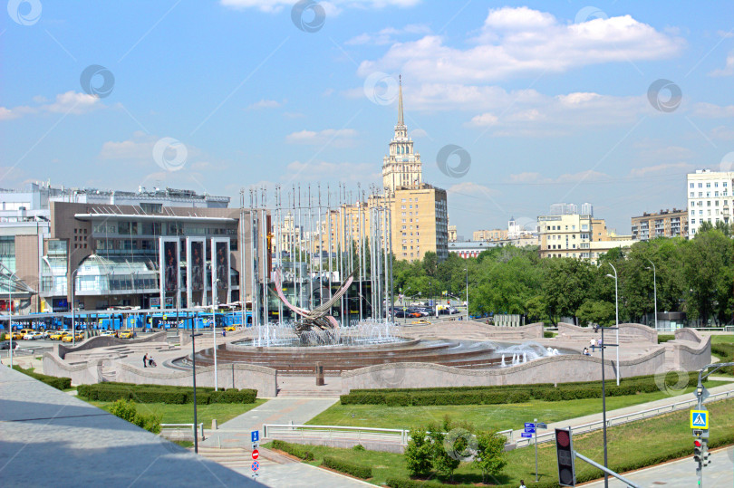 Скачать Площадь Евразии в Москве фотосток Ozero