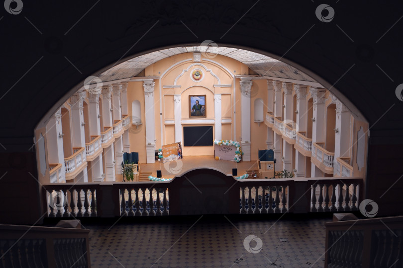 Скачать Воронежский государственный аграрный университет имени Петра Великого. Вид на актовый зал сверху. фотосток Ozero