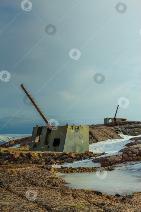 Скачать Оборонные сооружения на побережье Баренцева моря фотосток Ozero