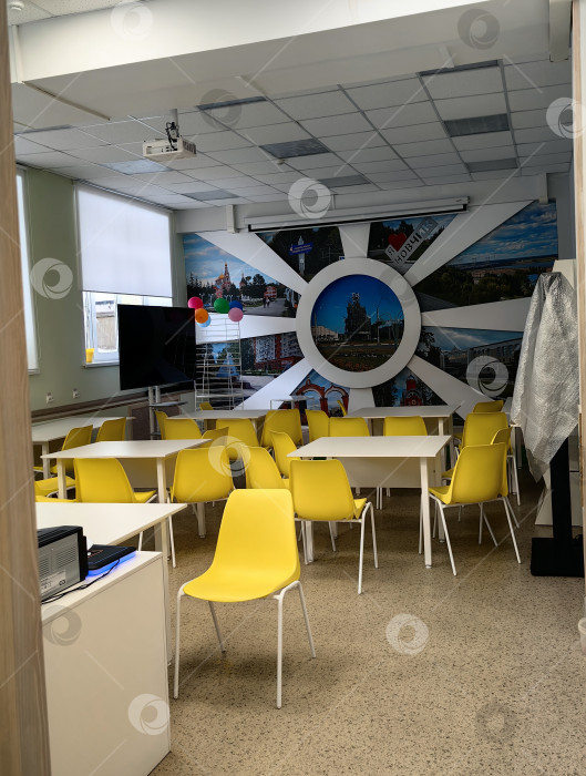 Скачать г. Новочебоксарск, Чувашия, Россия, январь 2026 г. Читальный зал, библиотека им. Ю. Гагарина, фотосток Ozero