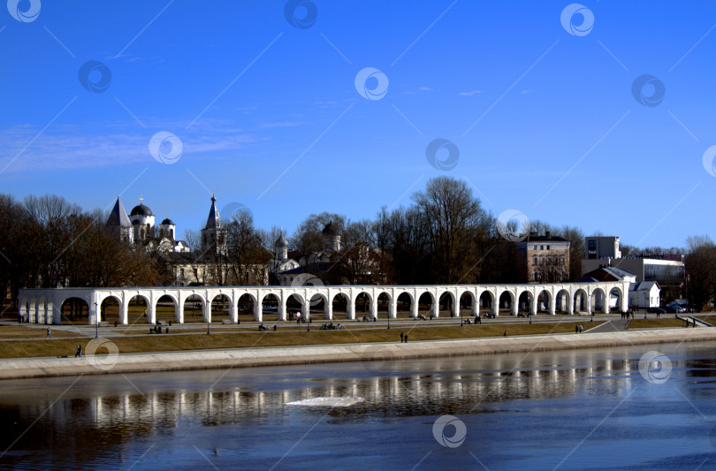 Скачать Аркада гостиного двора в Ярославово дворище в Великом Новгороде. фотосток Ozero