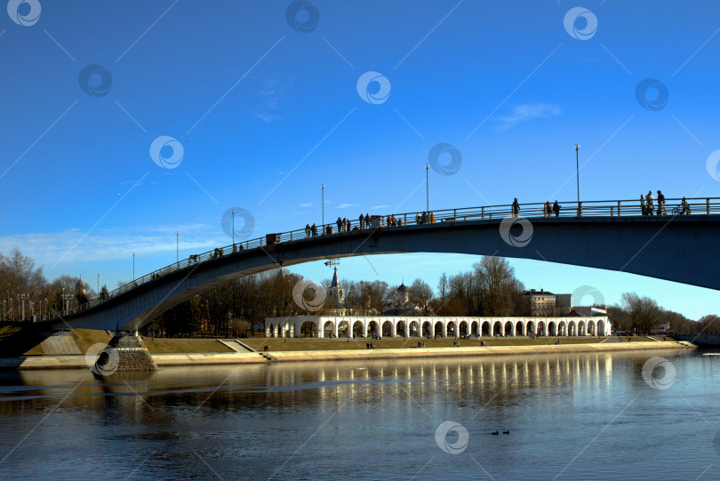 Скачать Мост над рекой Волхов в Великом Новгороде. фотосток Ozero