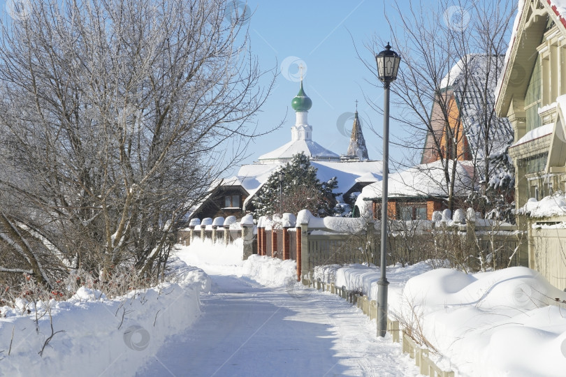 Скачать Деревенская улица зимой. Суздаль, Владимирская обл., Россия. Январь, 31. 2026 г. фотосток Ozero