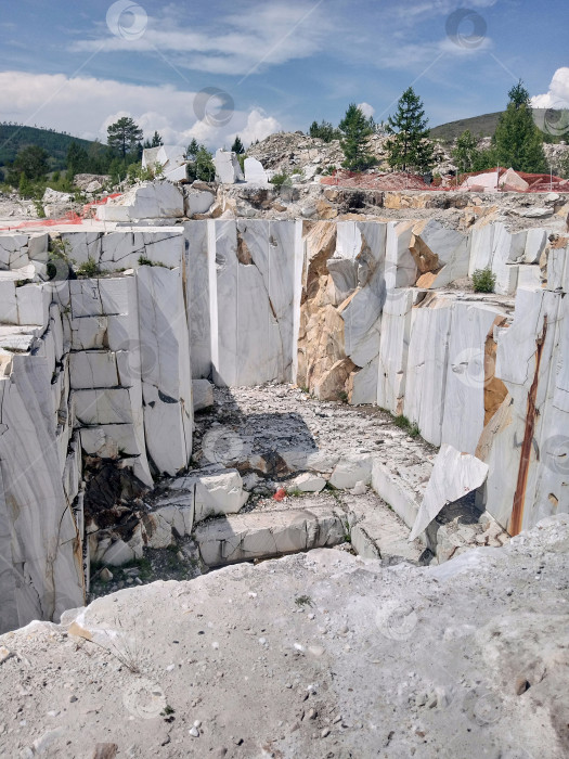 Скачать мраморный карьер на Байкале в Бугульдейке фотосток Ozero