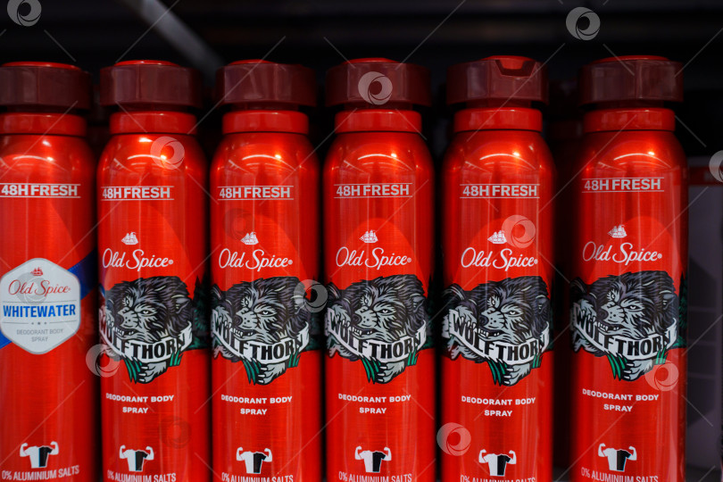 Скачать Тюмень, Россия - 22 мая 2025 года: Дезодорант old spice election включает в себя различные ароматы, отвечающие различным предпочтениям фотосток Ozero
