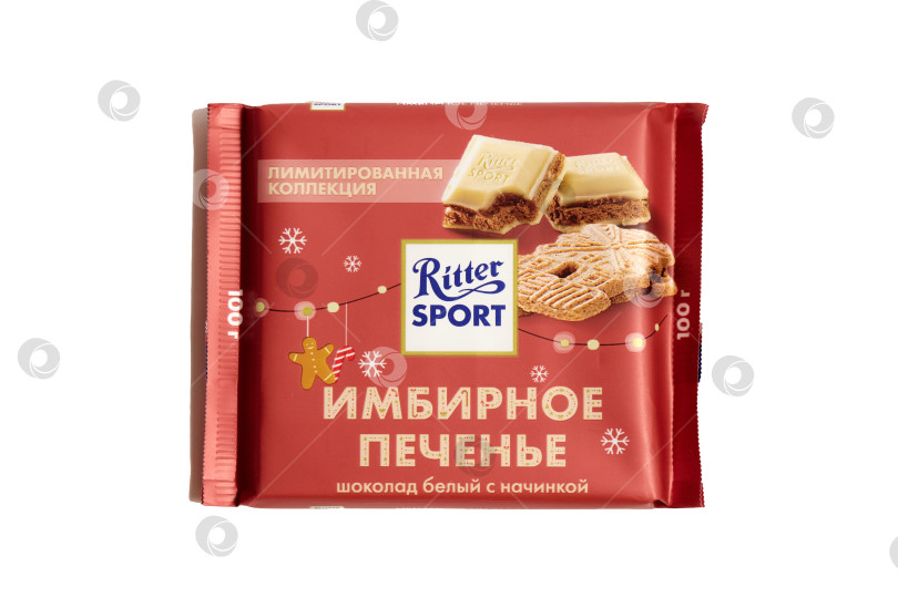 Скачать Тюмень, Россия- 11 декабря 2025 года: Упаковка шоколада ritter sport для лимитированной коллекции на белом фоне. фотосток Ozero