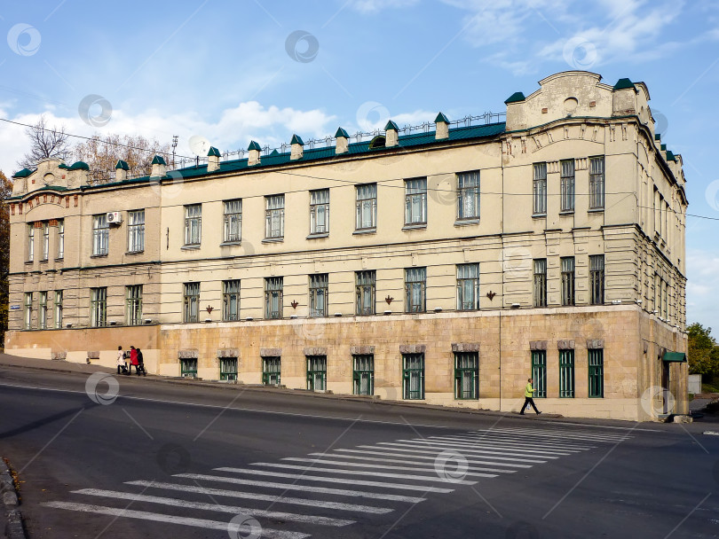 Скачать Россия, Пенза – октябрь 2009 г.: Библиотека им. М.Ю. Лермонтова фотосток Ozero