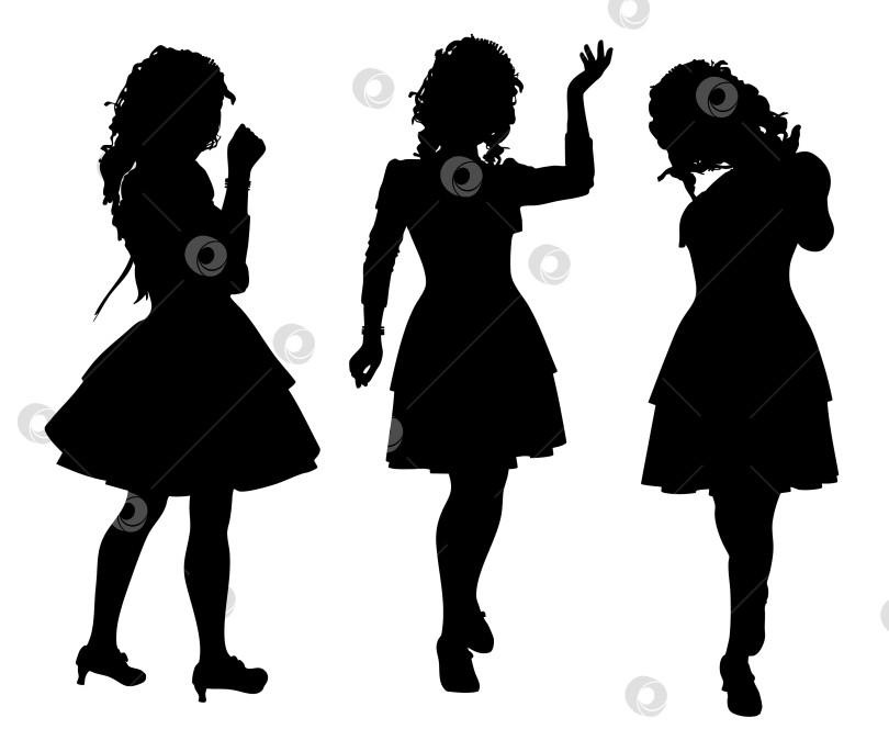 Скачать Силуэт девушки в расклешенном платье, позирующей фотосток Ozero