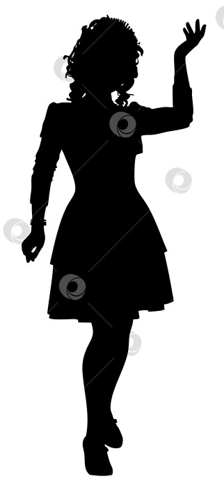 Скачать Силуэт девушки в расклешенном платье, позирующей фотосток Ozero