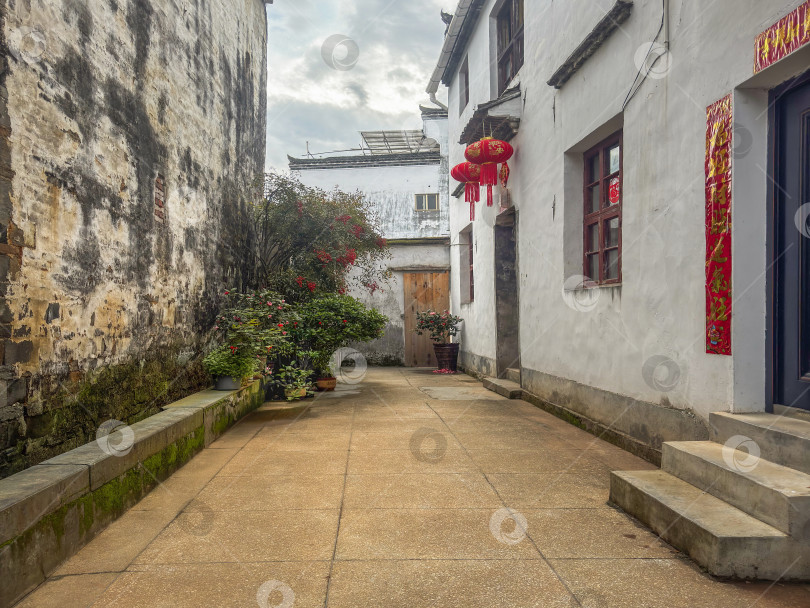 Скачать Старые улицы Лицзяна - известные туристические достопримечательности. фотосток Ozero