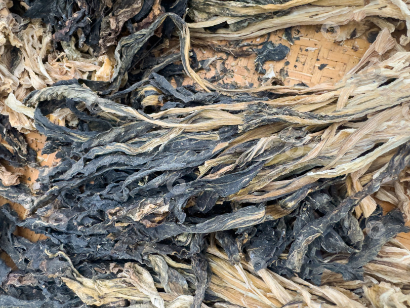 Скачать Сушеные листья мейган цай придают ворсу естественные, землистые тона фотосток Ozero