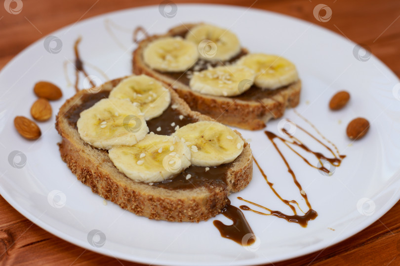 Скачать бананы с шоколадом фотосток Ozero