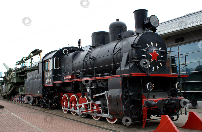 Скачать Паровоз с красной звездой в музее железных дорог России в Санкт-Петербурге. фотосток Ozero