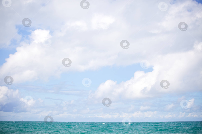 Скачать Пейзаж с морем или океаном. фотосток Ozero