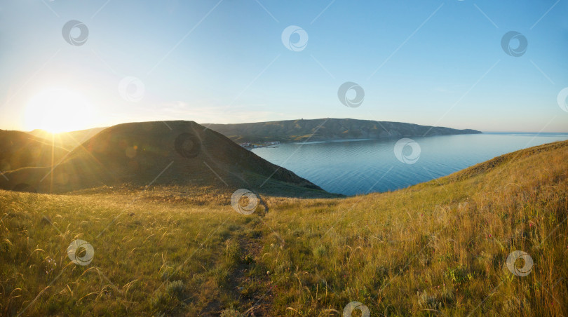 Скачать Пейзаж с морем или океаном. фотосток Ozero