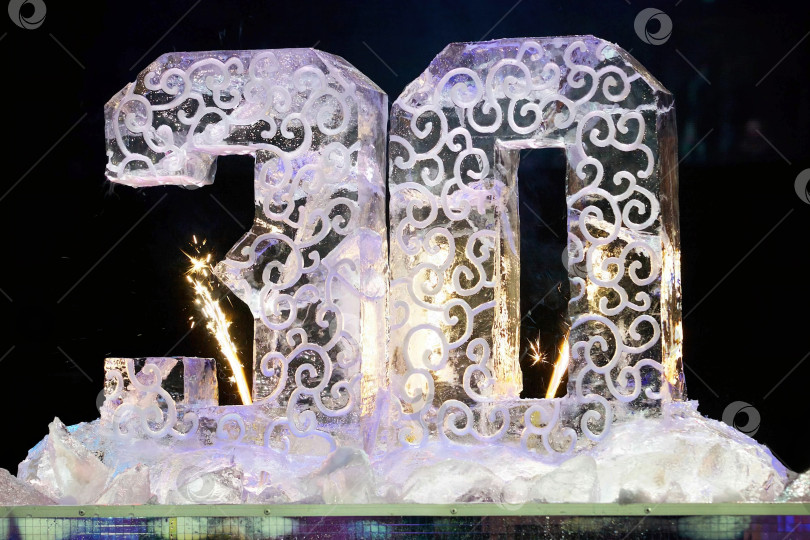 Скачать Цифра 30 сделана изо льда. День рождения - 30 лет фотосток Ozero