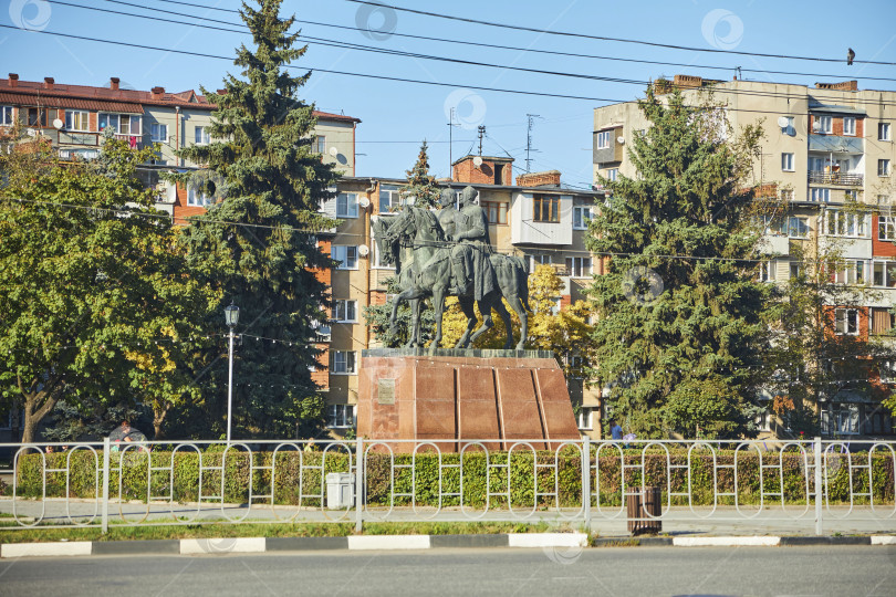Скачать Владикавказ, Россия - 26 сентября 2022 года: Улицы города. Осенний день фотосток Ozero